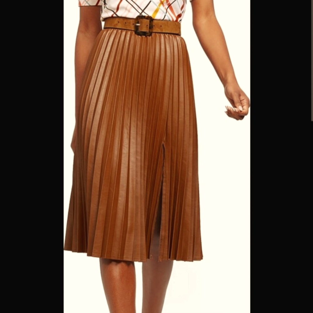 Pleated faux leather skirt